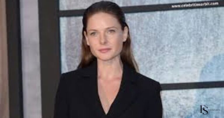 Rebecca Sneed Net Worth